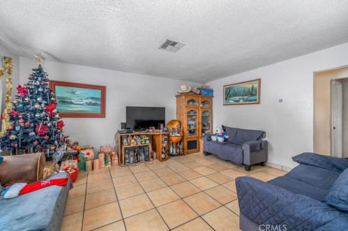 2158 Kern St, San Bernardino, CA 92407-6214