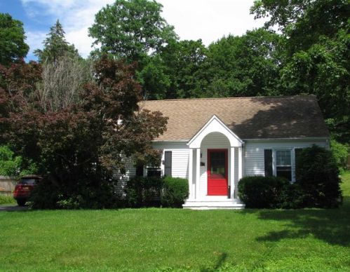26 Prospect St, Staatsburg, NY 12580-5315