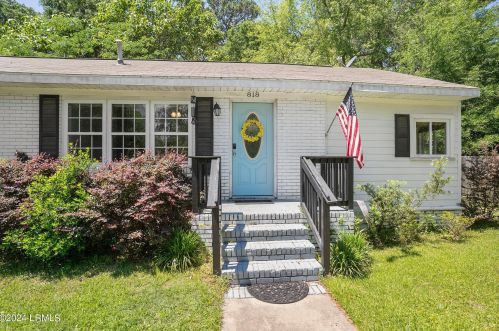 818 Paul Dr, Beaufort SC  29902-6626 exterior