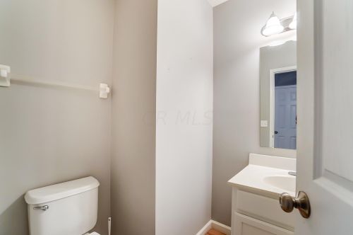 139 Crabapple Ln, Pataskala OH  43062-7074 exterior