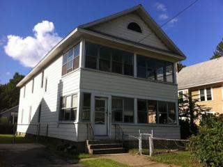 211 Washington Ave, Defreestville, NY 12144-1432