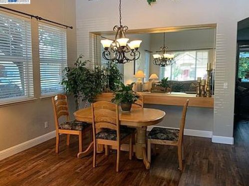 6521 Young Oak Ct, Citrus Heights CA  95662-6007 exterior