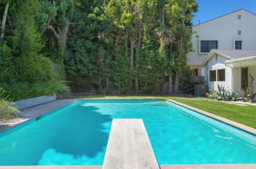 4262 Lemp Ave, North Hollywood CA  91604-2811 exterior