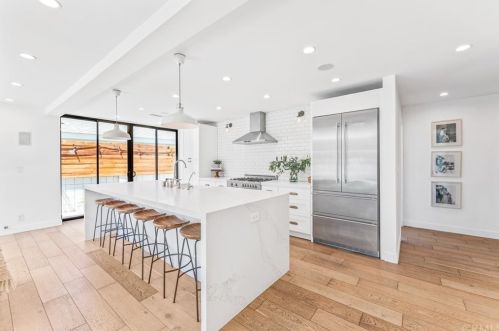 117 Harvard Ln, Seal Beach CA  90740-2508 exterior