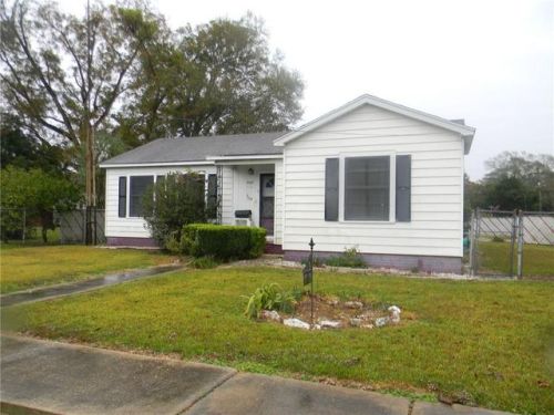 1002 Church St, Jennings, LA 70546-4706