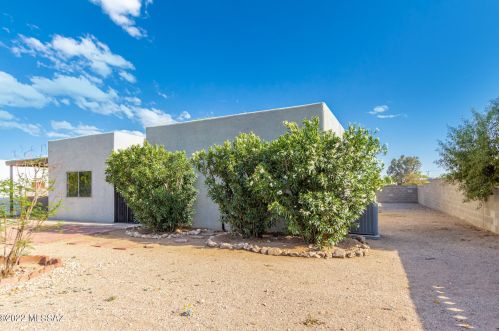 1649 San Ricardo Blvd, Tucson, AZ 85713-1362