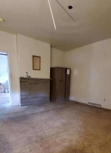 924 Bellefonte St, Mckeesport, PA 15132-4011