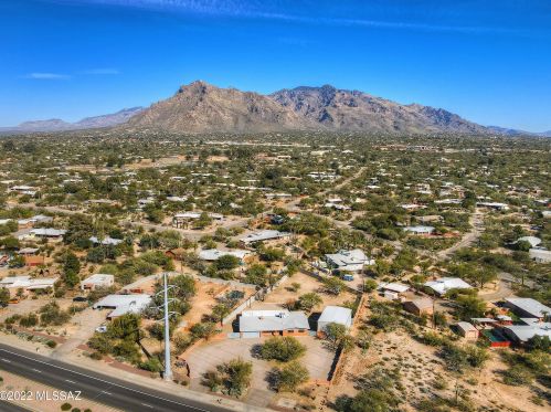 7330 Ln Canada Dr, Tucson AZ 85704-1532 exterior