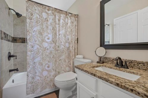 302 Pecos Trl, Irving TX 75063-4543 exterior