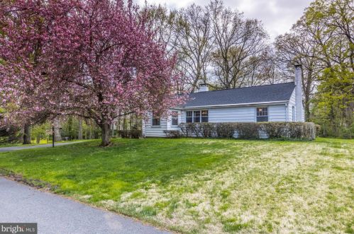1039 Cardinal Rd, Norristown, PA 19403-2203