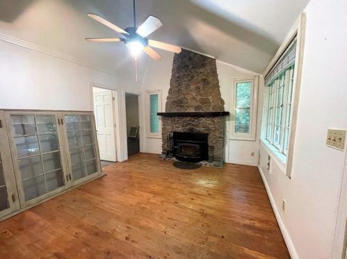 1696 Old Linn Run Rd, Rector, PA 15677-1663