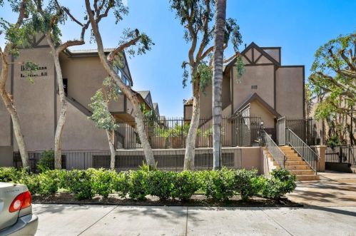 1118 Palmer Ave, Glendale CA  91205-4409 exterior