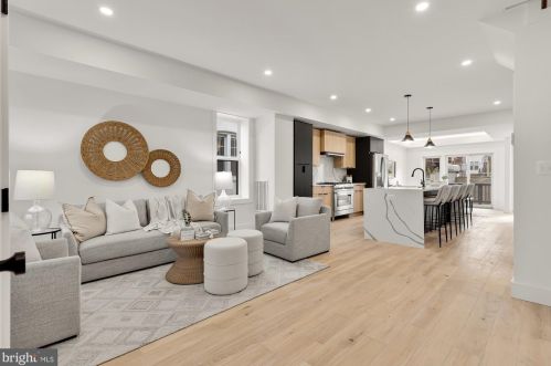 926 Shepherd St, Washington, DC 20011-5726