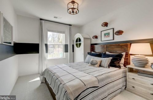 130 Winifred Dr, Hanover PA  17331 exterior