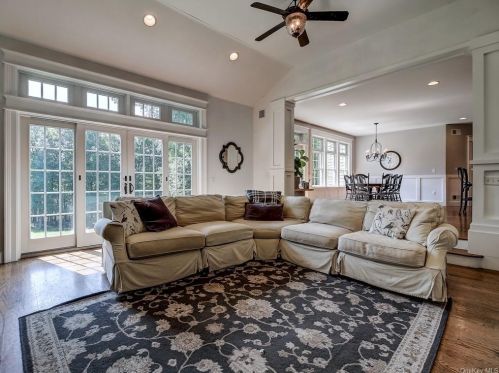 27 Stonehenge Rd, Warwick NY  10990-2354 exterior