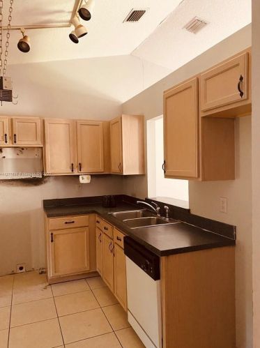 4190 46 Pl, Vero Beach FL  32967-6315 exterior