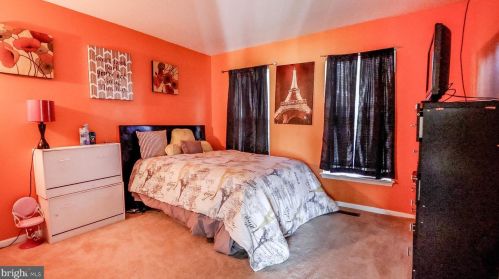 515 Florence Fields Ln, New Castle DE  19720-8752 exterior