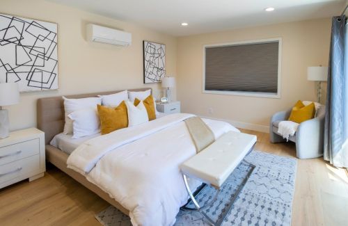 1466 Hollenbeck Ave, Sunnyvale CA  94087-4238 exterior