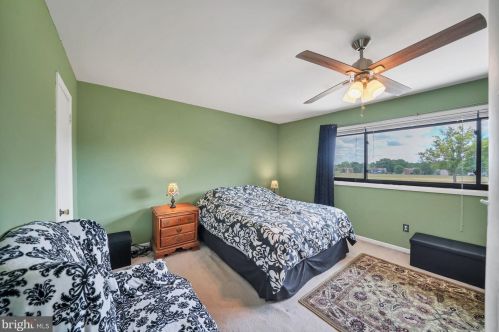 200 Canterbury Ct, East Windsor NJ 08520-5509 exterior