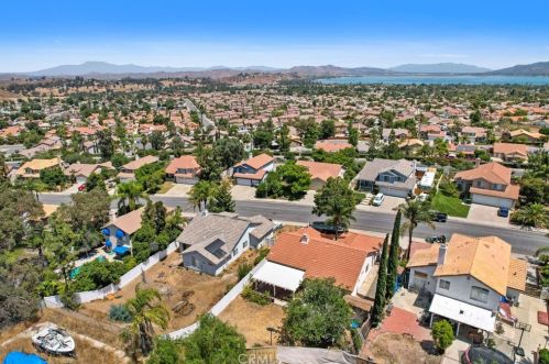 29233 Northpointe St, Lake Elsinore CA  92530-1200 exterior
