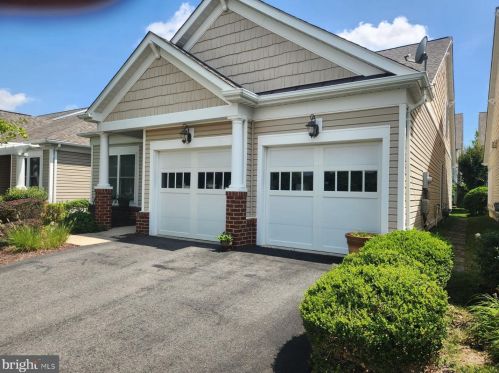 8955 Yellow Daisy Pl, Lorton, VA 22079-5693