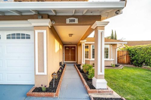 3090 Woods Way, San Jose, CA 95148-2645