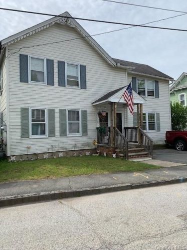 122 Main St, Port Jervis, NY 12771-2114