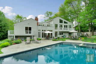 100 Thornwood Rd, Stamford, CT 06903-2611