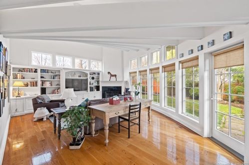 2052 Shippan Ave, Stamford, CT 06902-8208