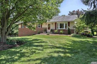 19 Parkside Dr, Hummelstown, PA 17036-9280