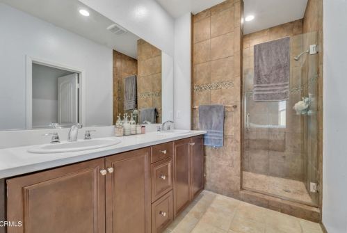28778 Calle De La Paz Dr, Santa Clarita CA  91354-3006 exterior