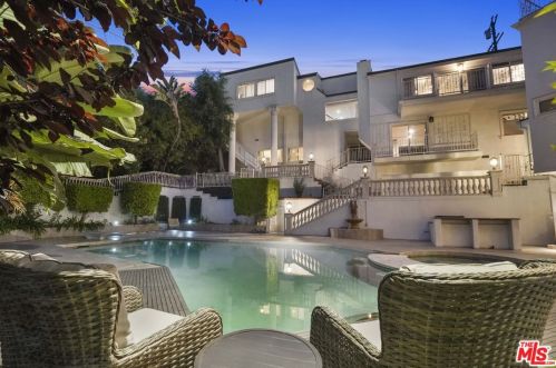 3511 Berry Dr, North Hollywood CA  91604-3862 exterior