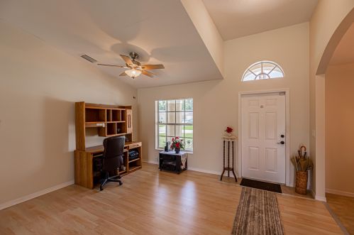777 Parker Ave, Fort Pierce, FL 34953-5836