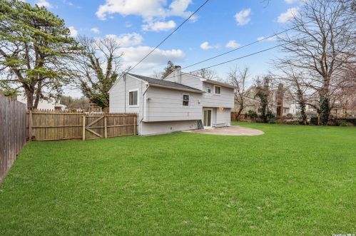 170 Cirrus Rd, Holbrook NY  11741-4407 exterior