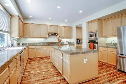 361 Majestic Dr, Hollister CA  95023-7032 exterior