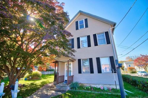 12 Day St, Ansonia, CT 06401-2155