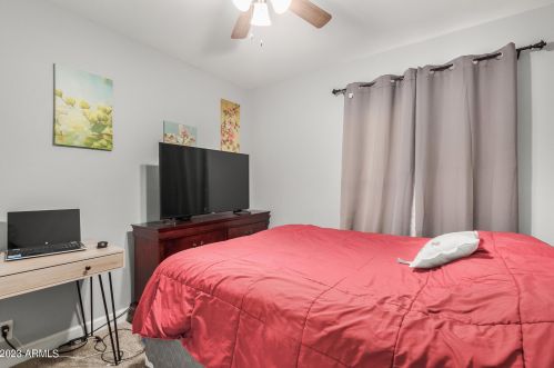 4011 Camino Vivaz, Glendale AZ  85310-5516 exterior