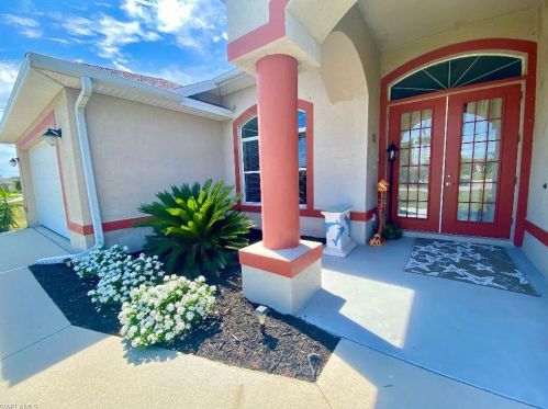 823 15th St, Cape Coral, FL 33991-2921