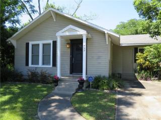 737 Carlson Dr, Orlando, FL 32804-1706