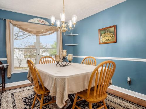 576 Scioto Meadows Blvd, Darbydale OH  43123-8660 exterior