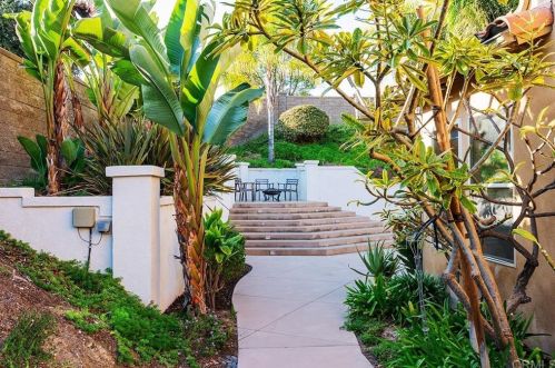 1694 Crossroads St, Chula Vista CA 91915-2431 exterior