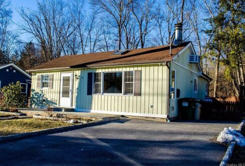 36 Floradan Rd, Tompkins Corners NY  10579-3032 exterior