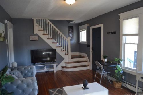 545 Cooke St, Waterbury CT  06710-1424 exterior