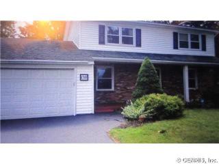 130 Kenwick Dr, Rochester, NY 14623-3614