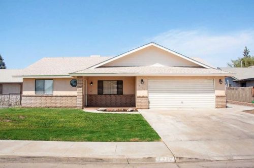 2214 Kings Cross Way, Porterville, CA 93257-6200