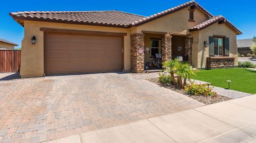 18585 Falcon Ln, Maricopa, AZ 85138-3756