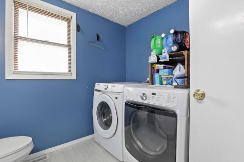 300 Cooper St, Mount Vernon OH  43050-1604 exterior