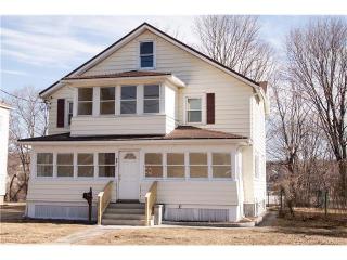 84 Franklin St, Ansonia, CT 06401-1204