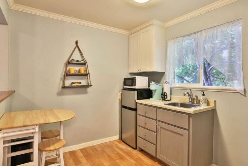 212 Riverside Ave, Ben Lomond CA  95005-9588 exterior