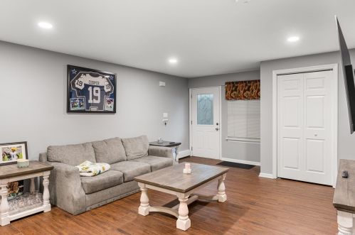 55 Chestnut St, Mount Sinai NY  11766-2326 exterior